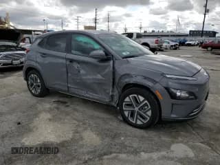 ✅ 2023 Hyundai Kona SE • VIN: KM8K23AG8PU183758 • Лот: 41914614. Опубликован ранее на Copart с пробегом 13 521 миль. Бесплатный доступ к архиву аукционных продаж из США и подробный отчёт об истории автомобиля на DreamBid. Изображение 4.