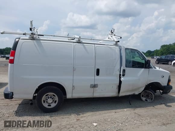 ✅ 2020 Chevrolet Express Cargo • VIN: 1GCZGGFG5L1170272 • Lot: 42577603. Listed on IAAI with 66,607 mi. Free auction sales archive from the USA and detailed vehicle history report at DreamBid. Image 13.