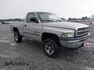 ✅ 2000 Dodge 1500 • VIN: 1B7HF16Y5YS511093 • Лот: 42600624. Размещён на IAAI с пробегом 187 082 миль миль. Получите бесплатный доступ к архиву аукционных продаж из США и посмотрите подробный отчёт об истории автомобиля на DreamBid. Изображение 1.