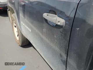 ✅ 2010 Chevrolet Silverado 1500 Work Truck • VIN: 1GCPCPEX6AZ181865 • Lot: 42444911. Listed on IAAI with 205,602 mi. Free auction sales archive from the USA and detailed vehicle history report at DreamBid. Image 1.