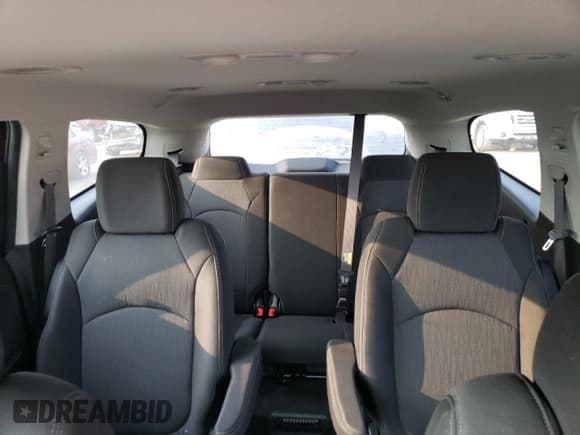 ✅ 2017 Chevrolet Traverse LT • VIN: 1GNKVGKD2HJ133553 • Lot: 63853824. Wystawiony na Copart z przebiegiem 75 070 mil. Bezpłatny archiwum sprzedaży aukcyjnych z USA i szczegółowy raport historii pojazdu na DreamBid. Zdjęcie 10.