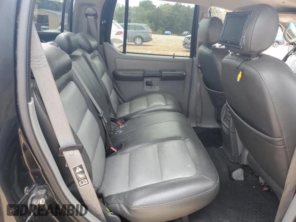 ✅ 2003 Ford Explorer Sport Trac XLS • VIN: 1FMZU67E03UA33086 • Lot: 82234375. Wystawiony na Copart z przebiegiem 228 575 mil. Bezpłatny archiwum sprzedaży aukcyjnych z USA i szczegółowy raport historii pojazdu na DreamBid. Zdjęcie 10.