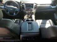 ✅ 2020 Chevrolet Suburban LT • VIN: 1GNSKHKC5LR220492 • Lot: 70640974. Wystawiony na Copart z przebiegiem 99 594 mil. Bezpłatny archiwum sprzedaży aukcyjnych z USA i szczegółowy raport historii pojazdu na DreamBid. Zdjęcie 8.