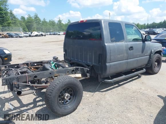 ✅ 2001 Chevrolet Silverado 1500 • VIN: 2GCEK19T811154366 • Лот: 42706317. Опубликован ранее на IAAI с пробегом 285 671 миль. Бесплатный доступ к архиву аукционных продаж из США и подробный отчёт об истории автомобиля на DreamBid. Изображение 4.
