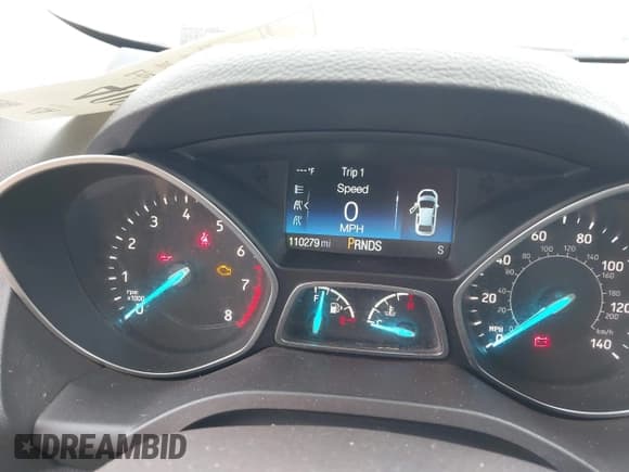 ✅ 2018 Ford Escape SE • VIN: 1FMCU9GD9JUB18987 • Lot: 40912957. Wystawiony na IAAI z przebiegiem 110 279 mil. Bezpłatny archiwum sprzedaży aukcyjnych z USA i szczegółowy raport historii pojazdu na DreamBid. Zdjęcie 7.