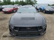 ✅ 2024 Ford Mustang GT • VIN: 1FA6P8CF7R5406934 • Lot: 54772764. Wystawiony na Copart z przebiegiem 4 570 mil. Bezpłatny archiwum sprzedaży aukcyjnych z USA i szczegółowy raport historii pojazdu na DreamBid. Zdjęcie 5.