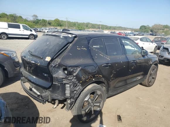 ✅ 2019 Volvo XC40 Momentum • VIN: YV4162XZ5K2009767 • Lot: 48783773. Listed on Copart with 35,990 mi. Free auction sales archive from the USA and detailed vehicle history report at DreamBid. Image 3.