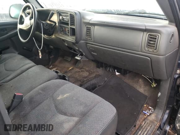 ✅ 2005 Chevrolet Silverado 1500 • VIN: 1GCEC19XX5Z227346 • Лот: 71914014. Опубликован ранее на Copart с пробегом Не указан. Бесплатный доступ к архиву аукционных продаж из США и подробный отчёт об истории автомобиля на DreamBid. Изображение 8.