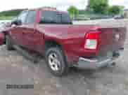 2019 Ram 1500 Tradesman z VIN 1C6SRFCT7KN597796, wystawiony jako IAAI lot #42681955 z przebiegiem 86 524 mil mil oraz . Historia ofert i sprzedaży dostępna na DreamBid. Obrazek 3.