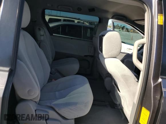 ✅ 2014 Toyota Sienna LE • VIN: 5TDKK3DC7ES433781 • Lot: 91666365. Listed on Copart with 350,438 mi. Free auction sales archive from the USA and detailed vehicle history report at DreamBid. Image 11.