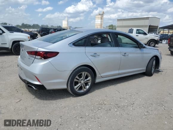 ✅ 2018 Hyundai Sonata Limited • VIN: 5NPE34AF8JH619943 • Лот: 62779035. Опубликован ранее на Copart с пробегом 109 124 миль. Бесплатный доступ к архиву аукционных продаж из США и подробный отчёт об истории автомобиля на DreamBid. Изображение 3.