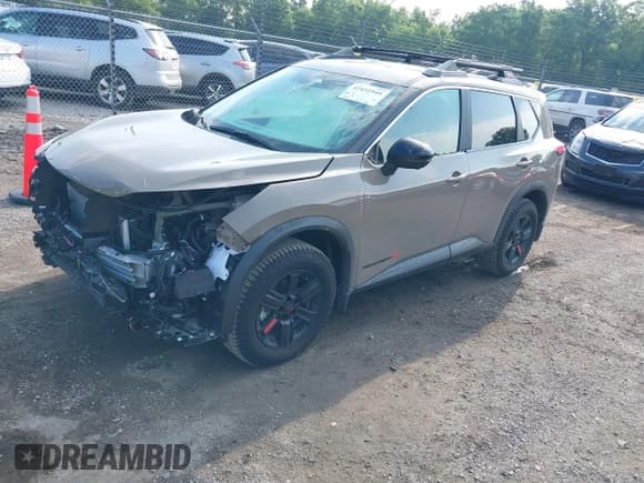 ✅ 2025 Nissan Rogue SV • VIN: 5N1BT3BBXSC805856 • Lot: 42431949. Listed on IAAI with 1,084 mi. Free auction sales archive from the USA and detailed vehicle history report at DreamBid. Image 2.