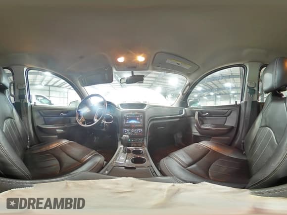 ✅ 2015 Chevrolet Traverse LTZ • VIN: 1GNKVJKD8FJ225261 • Lot: 62008235. Wystawiony na Copart z przebiegiem 199 244 mil. Bezpłatny archiwum sprzedaży aukcyjnych z USA i szczegółowy raport historii pojazdu na DreamBid. Zdjęcie 15.