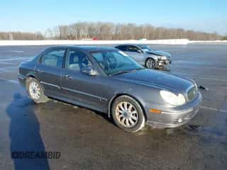 2004 Hyundai Sonata GLS z VIN KMHWF35H44A974181, wystawiony jako IAAI lot #41605108 z przebiegiem 220 476 mil mil oraz . Historia ofert i sprzedaży dostępna na DreamBid. Obrazek 1.