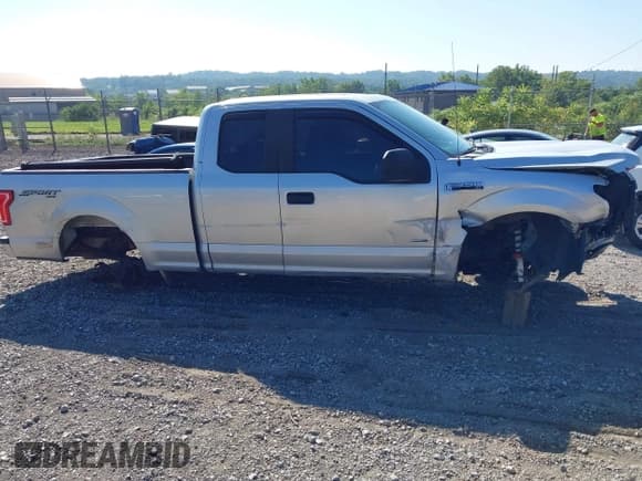 ✅ 2016 Ford F-150 XLT • VIN: 1FTEX1EPXGFC46333 • Лот: 42782210. Опубликован ранее на IAAI с пробегом 134 123 миль. Бесплатный доступ к архиву аукционных продаж из США и подробный отчёт об истории автомобиля на DreamBid. Изображение 6.