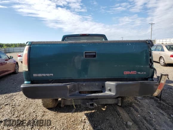 ✅ 1995 GMC Sierra 2500 • VIN: 1GTGK24K0SE545993 • Лот: 55773725. Опубликован ранее на Copart с пробегом 66 721 миль. Бесплатный доступ к архиву аукционных продаж из США и подробный отчёт об истории автомобиля на DreamBid. Изображение 10.