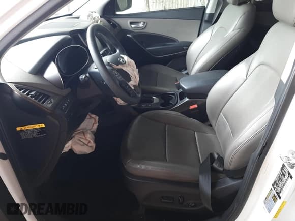 ✅ 2018 Hyundai Santa Fe 2.4L • VIN: 5XYZU3LB7JG542606 • Лот: 43075353. Опубликован ранее на Copart с пробегом Не указан. Бесплатный доступ к архиву аукционных продаж из США и подробный отчёт об истории автомобиля на DreamBid. Изображение 7.