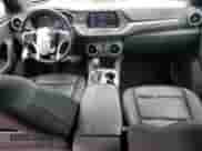 2021 Chevrolet Blazer LT z VIN 3GNKBDRS2MS511553, wystawiony jako Copart lot #66243114 z przebiegiem 93 159 mil mil oraz Szkoda całkowita • Salvage title. Historia ofert i sprzedaży dostępna na DreamBid. Obrazek 8.