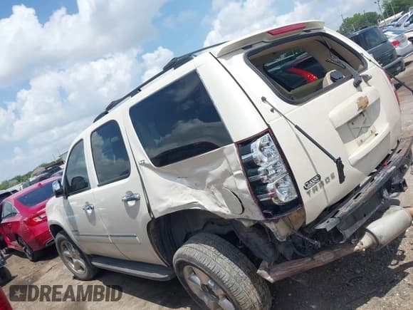 ✅ 2013 Chevrolet Tahoe LTZ • VIN: 1GNSCCE01DR115533 • Lot: 42515922. Listed on IAAI with 175,078 mi. Free auction sales archive from the USA and detailed vehicle history report at DreamBid. Image 14.