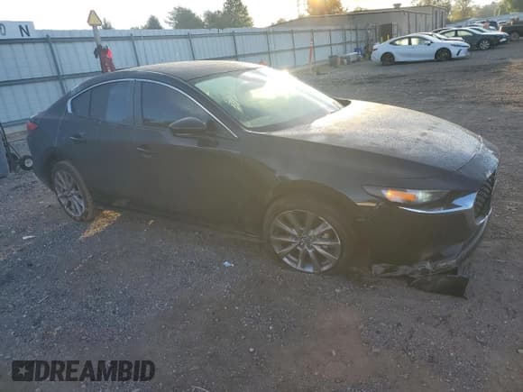 ✅ 2025 Mazda 3 S Preferred • VIN: 3MZBPACM2SM469175 • Лот: 82246265. Опубликован ранее на Copart с пробегом 7 065 миль. Бесплатный доступ к архиву аукционных продаж из США и подробный отчёт об истории автомобиля на DreamBid. Изображение 4.