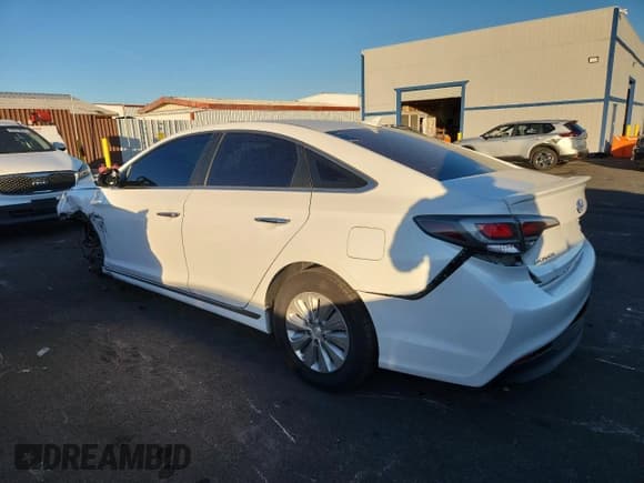 ✅ 2017 Hyundai Sonata SE • VIN: KMHE24L11HA059555 • Лот: 90879685. Опубликован ранее на Copart с пробегом 81 441 миль. Бесплатный доступ к архиву аукционных продаж из США и подробный отчёт об истории автомобиля на DreamBid. Изображение 2.