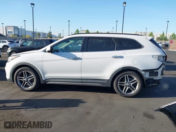 ✅ 2017 Hyundai Santa Fe Limited Ultimate • VIN: KM8SR4HFXHU252126 • Лот: 42321868. Опубликован ранее на IAAI с пробегом 65 062 миль. Бесплатный доступ к архиву аукционных продаж из США и подробный отчёт об истории автомобиля на DreamBid. Изображение 15.