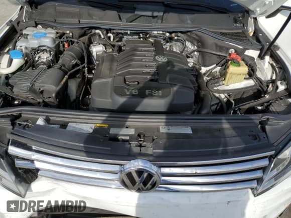 ✅ 2017 Volkswagen Touareg Sport • VIN: WVGEF7BP0HD006792 • Lot: 47895813. Wystawiony na Copart z przebiegiem 52 432 mil. Bezpłatny archiwum sprzedaży aukcyjnych z USA i szczegółowy raport historii pojazdu na DreamBid. Zdjęcie 12.