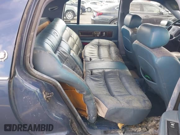 ✅ 1994 Cadillac Fleetwood • VIN: 1G6DW52PXRR718870 • Lot: 43356966. Listed on IAAI with 82,415 mi. Free auction sales archive from the USA and detailed vehicle history report at DreamBid. Image 8.