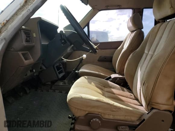 ✅ 1984 Toyota Pickup • VIN: JT4RN66S3E0001431 • Lot: 62157365. Listed on Copart with 111,014 mi. Free auction sales archive from the USA and detailed vehicle history report at DreamBid. Image 7.