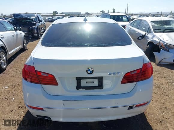 ✅ 2016 BMW 5 Series 528i • VIN: WBA5A5C57GG353101 • Lot: 43524291. Listed on IAAI with Not provided. Free auction sales archive from the USA and detailed vehicle history report at DreamBid. Image 16.