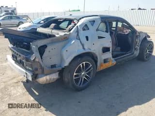 ✅ 2019 Dodge Challenger SXT • VIN: 2C3CDZGG9KH759872 • Lot: 43319625. Wystawiony na IAAI z przebiegiem Nie podano. Bezpłatny archiwum sprzedaży aukcyjnych z USA i szczegółowy raport historii pojazdu na DreamBid. Zdjęcie 4.