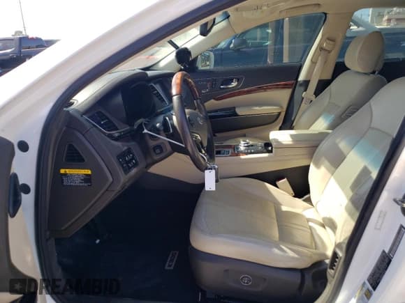 ✅ 2016 Kia K900 Luxury • VIN: KNALU4D32G6031252 • Lot: 49844755. Listed on Copart with 122,242 mi. Free auction sales archive from the USA and detailed vehicle history report at DreamBid. Image 7.