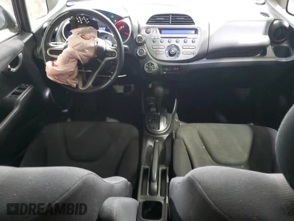 ✅ 2010 Honda Fit Sport • VIN: JHMGE8H49AS025568 • Lot: 81117405. Wystawiony na Copart z przebiegiem 140 188 mil. Bezpłatny archiwum sprzedaży aukcyjnych z USA i szczegółowy raport historii pojazdu na DreamBid. Zdjęcie 8.