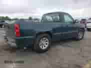 ✅ 2005 Chevrolet Silverado 1500 Work Truck • VIN: 1GCEC14X75Z138339 • Lot: 74379614. Wystawiony na Copart z przebiegiem 133 407 mil mil. Skorzystaj z bezpłatnego archiwum sprzedaży aukcyjnych z USA i zobacz szczegółowy raport historii pojazdu na DreamBid. Zdjęcie 3.