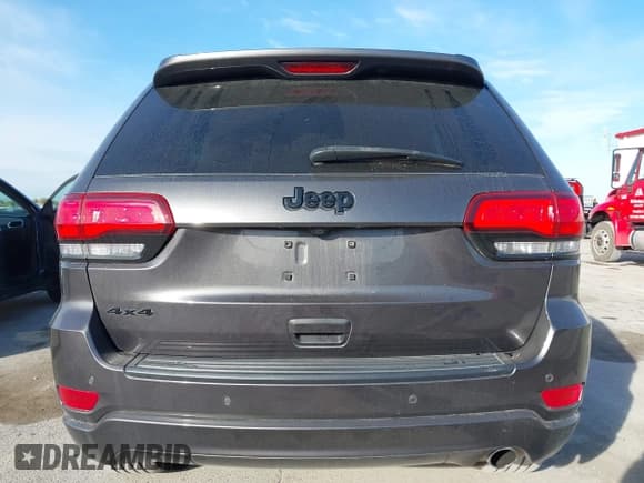 ✅ 2021 Jeep Grand Cherokee Laredo X • VIN: 1C4RJFAG1MC666582 • Lot: 43533756. Listed on IAAI with 121,859 mi. Free auction sales archive from the USA and detailed vehicle history report at DreamBid. Image 17.