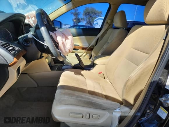 ✅ 2011 Honda Accord EX • VIN: 1HGCP2F76BA001595 • Lot: 87115305. Listed on Copart with 95,875 mi. Free auction sales archive from the USA and detailed vehicle history report at DreamBid. Image 7.