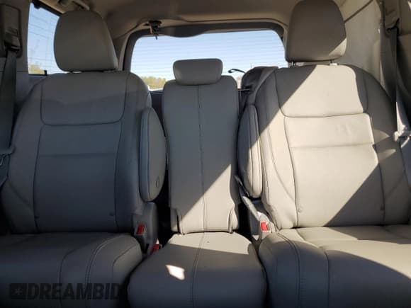 ✅ 2018 Toyota Sienna XLE Auto Access Seat • VIN: 5TDYZ3DC9JS960480 • Lot: 82390745. Listed on Copart with 82,023 mi. Free auction sales archive from the USA and detailed vehicle history report at DreamBid. Image 10.