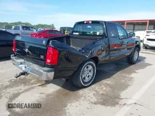 2005 Dodge Dakota SLT z VIN 1D7HW42N25S177569, wystawiony jako IAAI lot #42327252 z przebiegiem 88 259 mil mil oraz . Historia ofert i sprzedaży dostępna na DreamBid. Obrazek 4.