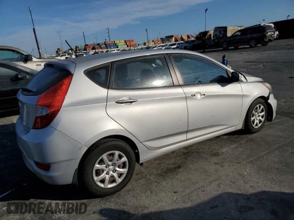 ✅ 2014 Hyundai Accent GS • VIN: KMHCT5AE6EU151870 • Лот: 80674174. Опубликован ранее на Copart с пробегом 89 411 миль. Бесплатный доступ к архиву аукционных продаж из США и подробный отчёт об истории автомобиля на DreamBid. Изображение 3.