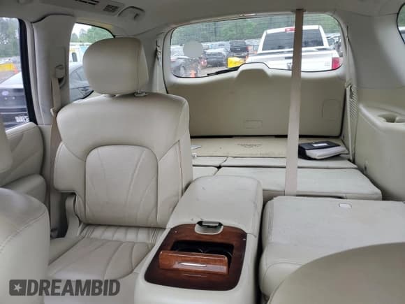 ✅ 2016 Infiniti QX80 • VIN: JN8AZ2NF4G9612909 • Lot: 51091465. Listed on Copart with 133,011 mi. Free auction sales archive from the USA and detailed vehicle history report at DreamBid. Image 10.