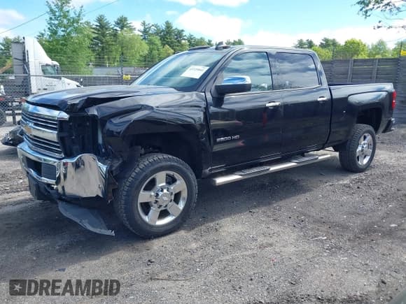 ✅ 2017 Chevrolet Silverado 2500HD Work Truck • VIN: 1GC1KUEG7HF212575 • Lot: 42225041. Listed on IAAI with 52,388 mi. Free auction sales archive from the USA and detailed vehicle history report at DreamBid. Image 2.