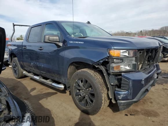✅ 2021 Chevrolet Silverado 1500 Custom • VIN: 1GCPYBEH8MZ116002 • Lot: 46158675. Wystawiony na Copart z przebiegiem 106 535 mil. Bezpłatny archiwum sprzedaży aukcyjnych z USA i szczegółowy raport historii pojazdu na DreamBid. Zdjęcie 4.