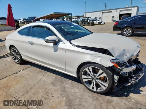✅ 2017 Mercedes-Benz C 300 • VIN: WDDWJ4JB4HF513569 • Lot: 71179675. Listed on Copart with 55,487 mi. Free auction sales archive from the USA and detailed vehicle history report at DreamBid. Image 4.