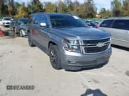 ✅ 2019 Chevrolet Suburban LT • VIN: 1GNSKHKCXKR132620 • Lot: 43578105. Wystawiony na IAAI z przebiegiem 120 367 mil. Bezpłatny archiwum sprzedaży aukcyjnych z USA i szczegółowy raport historii pojazdu na DreamBid. Zdjęcie 1.