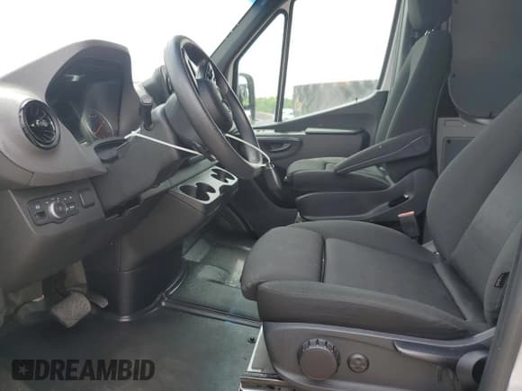 ✅ 2022 Mercedes-Benz Sprinter Cargo • VIN: W1Y4EDHY3NT087611 • Лот: 58386065. Опубликован ранее на Copart с пробегом Не указан. Бесплатный доступ к архиву аукционных продаж из США и подробный отчёт об истории автомобиля на DreamBid. Изображение 7.