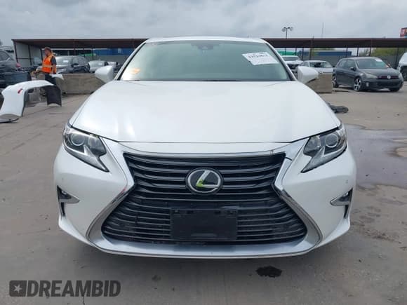 ✅ 2018 Lexus ES 350 • VIN: 58ABK1GG2JU079715 • Lot: 43523611. Listed on IAAI with 98,671 mi. Free auction sales archive from the USA and detailed vehicle history report at DreamBid. Image 13.