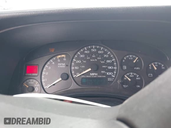 ✅ 2002 Chevrolet Silverado 2500HD LS • VIN: 1GCHC23G32F125153 • Lot: 42057473. Wystawiony na IAAI z przebiegiem 262 138 mil. Bezpłatny archiwum sprzedaży aukcyjnych z USA i szczegółowy raport historii pojazdu na DreamBid. Zdjęcie 7.