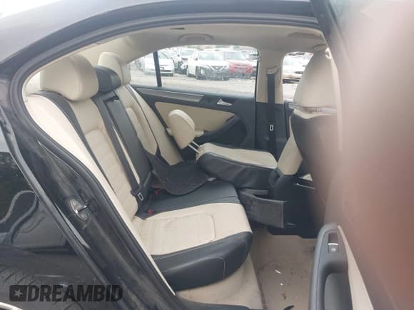 ✅ 2013 Volkswagen Jetta SEL • VIN: 3VWGP7AJ1DM264614 • Лот: 42722881. Опубликован ранее на IAAI с пробегом 170 436 миль. Бесплатный доступ к архиву аукционных продаж из США и подробный отчёт об истории автомобиля на DreamBid. Изображение 8.