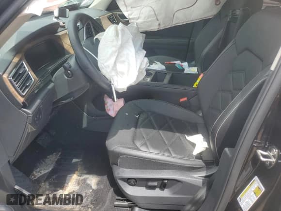 ✅ 2024 Volkswagen Atlas SE • VIN: 1V2KR2CA4RC505368 • Lot: 65954685. Listed on Copart with 17,091 mi. Free auction sales archive from the USA and detailed vehicle history report at DreamBid. Image 7.