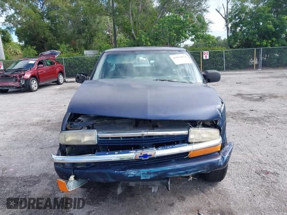✅ 2000 Chevrolet S-10 LS • VIN: 1GCCS19W2YK287006 • Лот: 42814156. Опубликован ранее на IAAI с пробегом 216 912 миль. Бесплатный доступ к архиву аукционных продаж из США и подробный отчёт об истории автомобиля на DreamBid. Изображение 12.